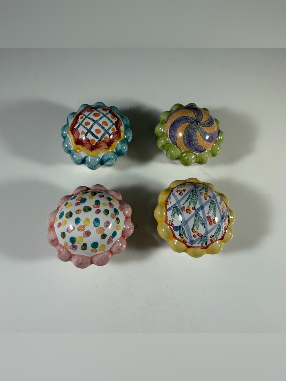 Lot Of 4 Vintage Mackenzie Childs Petit Scalloped Cabinet Knobs/Drawer Pulls